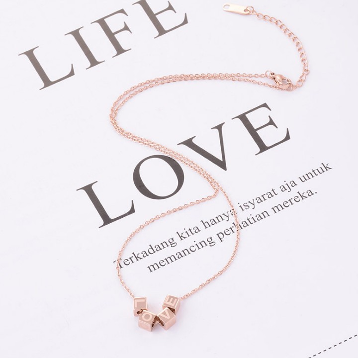 Dây Chuyền Chữ LOVE Titan Không Đen TT 1948