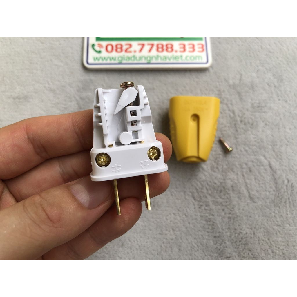 Phích cắm điện chân dẹt Gongniu Bull GNT-10L4 10A 250V chống va đập