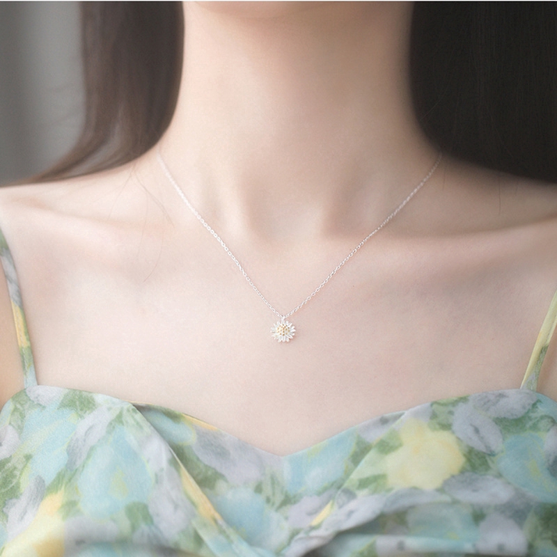 [Mã FASHIONCB232 hoàn tối đa 15K xu đơn 50K] Vòng cổ màu bạc có vật trang trí hình bông hướng dương cho nữ | BigBuy360 - bigbuy360.vn