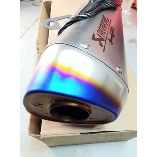 Pô AKRAPOVIC giá chưa gồm cổ.