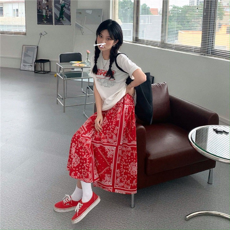 Chân Váy Ôm Eo Cao In Họa Tiết Hoa Đỏ Phong Cách Hàn Quốc 2021 Cho Nữ