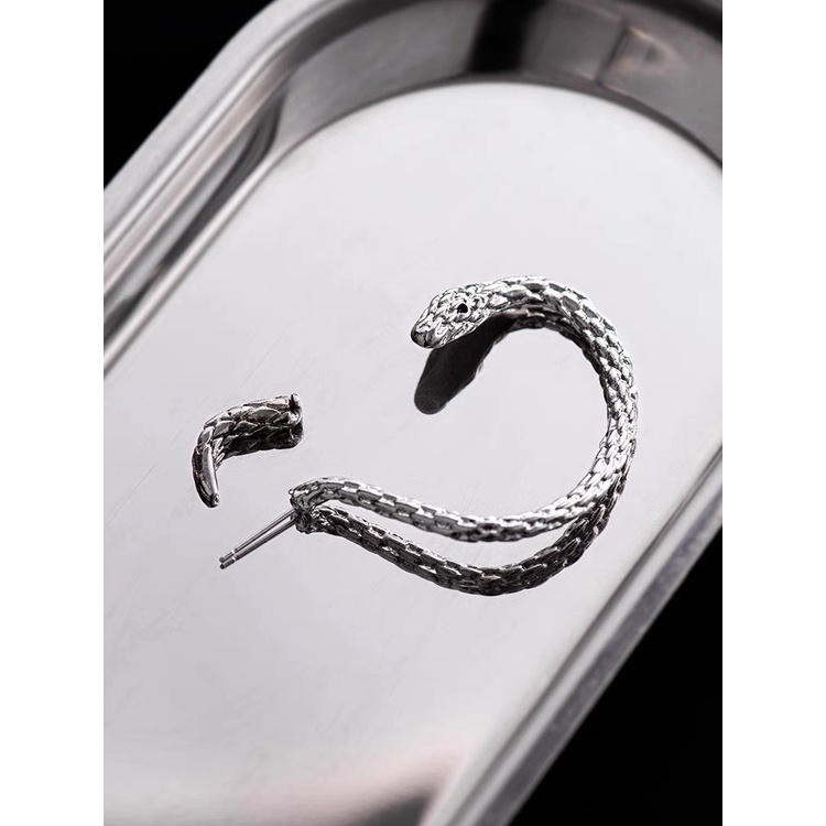 Khuyên Tai Ôm Vành Hình Con Rắn - Vani Store - TS000667