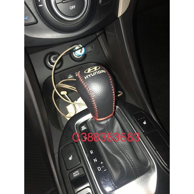 SALES LỚN -- Bọc cần số tucson, santafe 2012-2018 DA BÒ THẬT khâu thủ công, khắc logo theo hãng, rất nhiều màu sắc