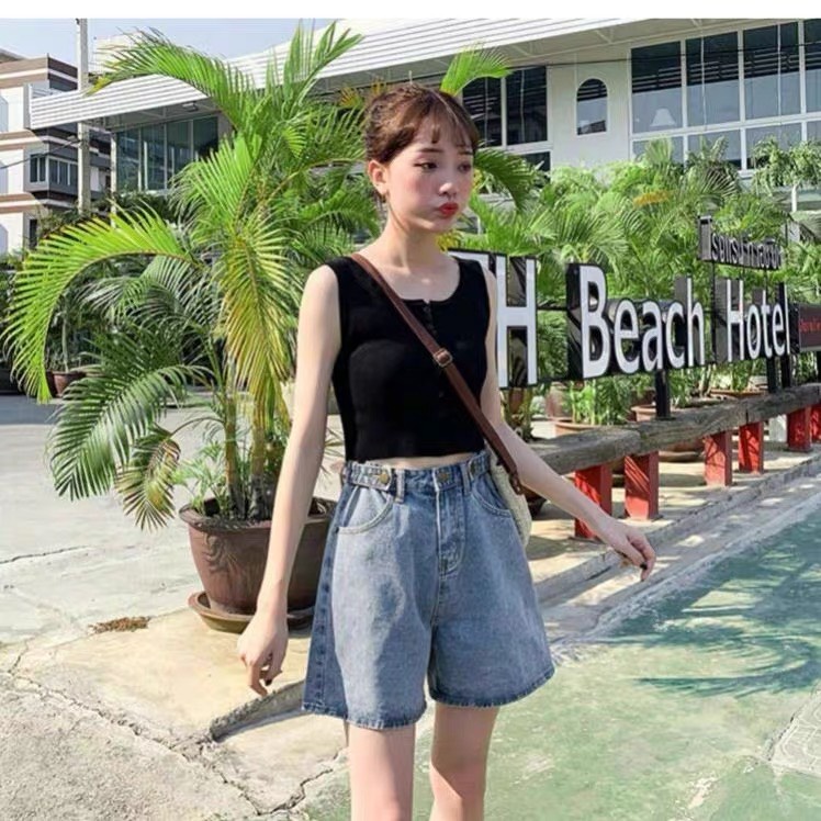 Quần Short Jean nữ ống rộng có cúc ngay eo, quần đùi chất bò mềm mịn Okélla | BigBuy360 - bigbuy360.vn