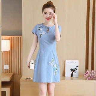 Đầm jean body thêu hoa