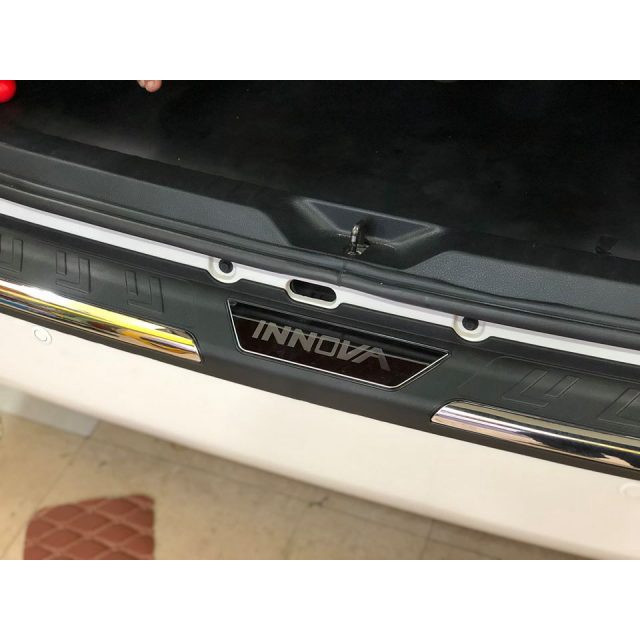 Chống Trầy Cốp Innova 2008 đến 2021 mẫu Nhựa 3D Cao Cấp