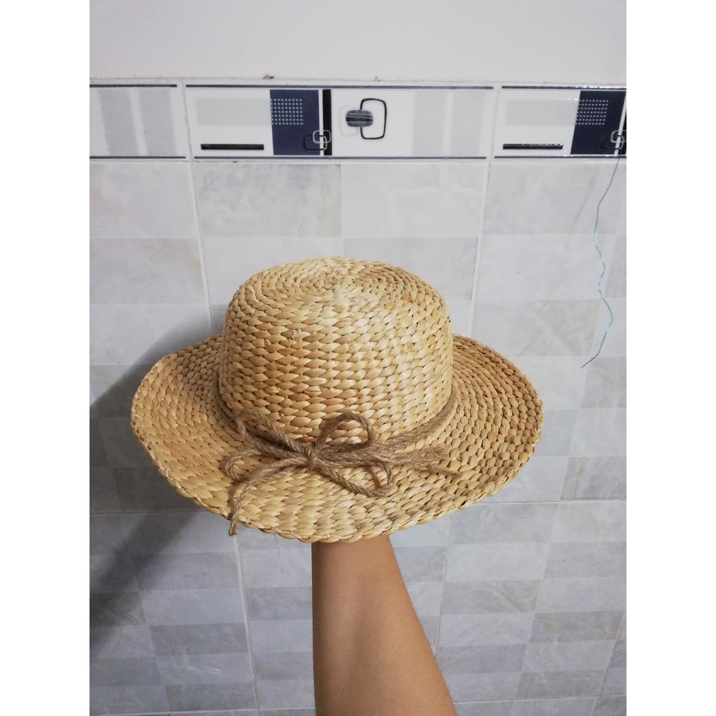 Nón lục bình thắt nơ