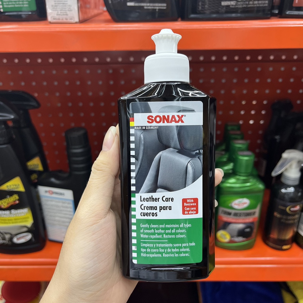 Bộ 2 Chai Vệ Sinh Nội Thất Sonax 321200 Và Dưỡng Da Sonax 291141