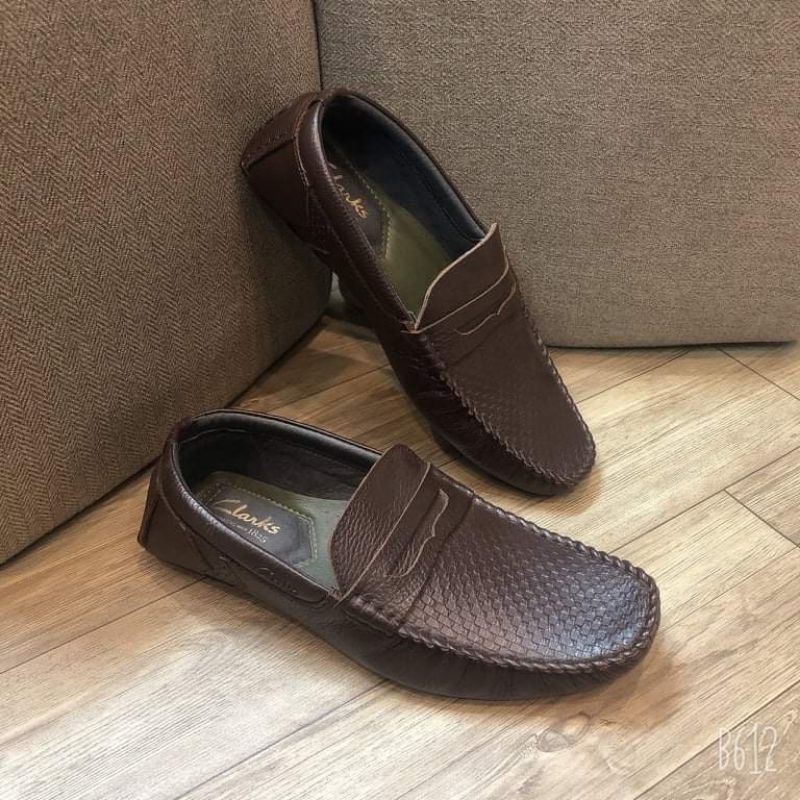 Giày Clarks