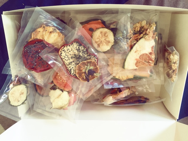 30 ngày detox trái cây sấy tặng kèm bình thuỷ tinh đường giảm kg | Thế Giới Skin Care