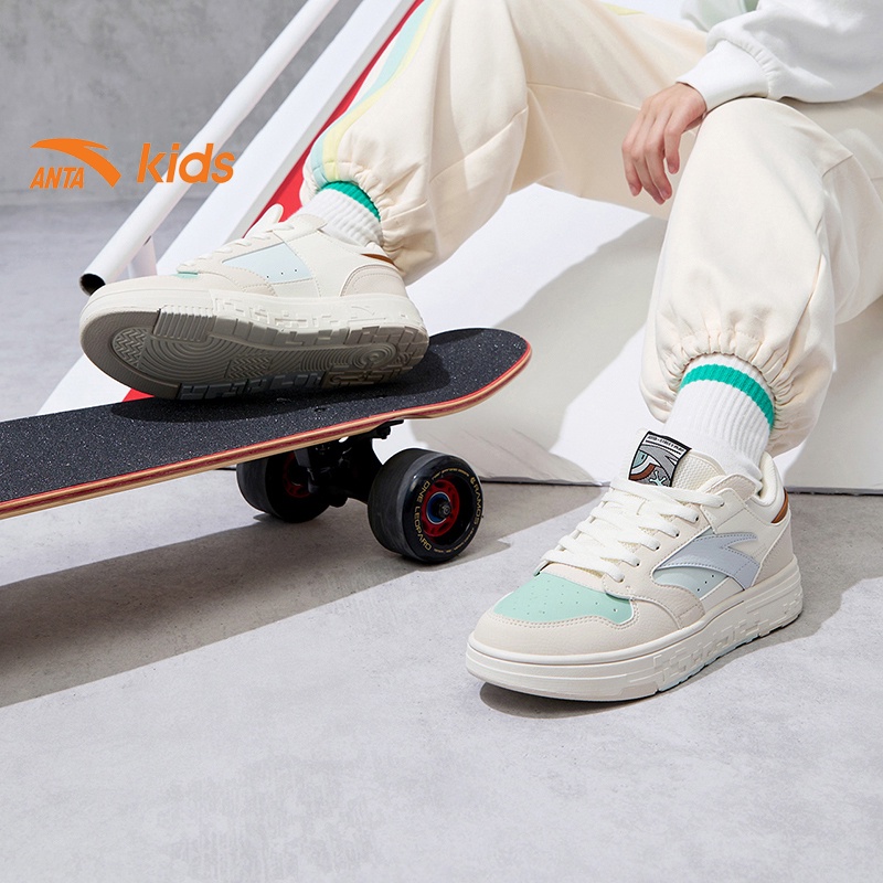 Giày thời trang bé gái Anta Kids kiểu dáng cá tính, đế giày chống trơn trượt W322238002