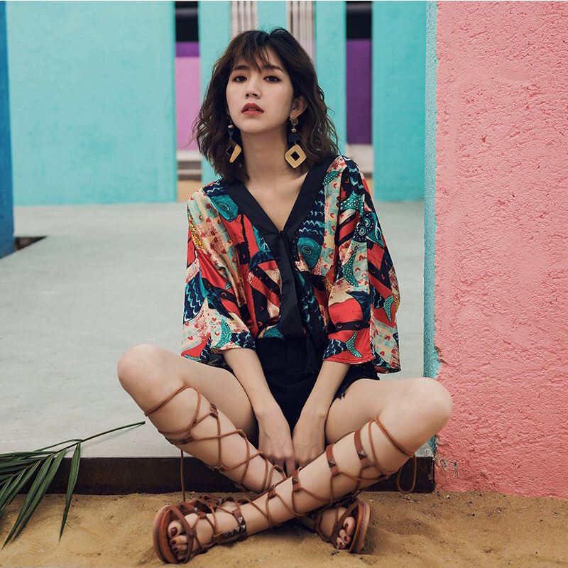 MUSHROOM LEE - Áo Croptop Satin Bohemian Cổ Chữ V