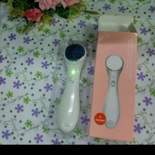 Máy massage ion mặt