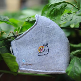 Khẩu trang thêu tay handmade, nhận thêu theo yêu cầu: thêu họa tiết, thêu tên,...