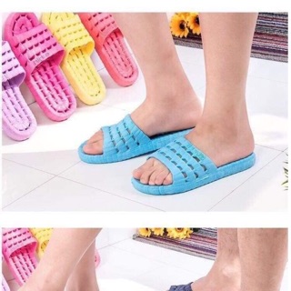 Dép xốp lỗ đi trong nhà