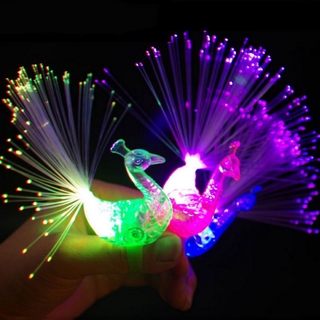 Nhẫn Hình Đuôi Công Có Đèn Led Phát Sáng