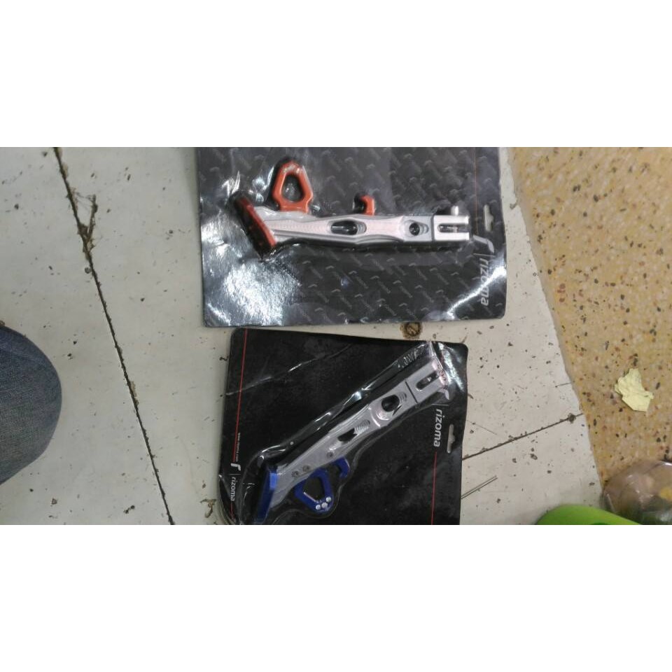 Chân chống gắn đá đủ màu