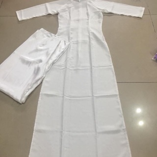 Áo dài trắng lụa kèm quần