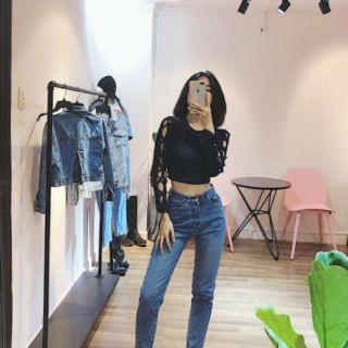 Áo corop tay dài đan mắc cáo