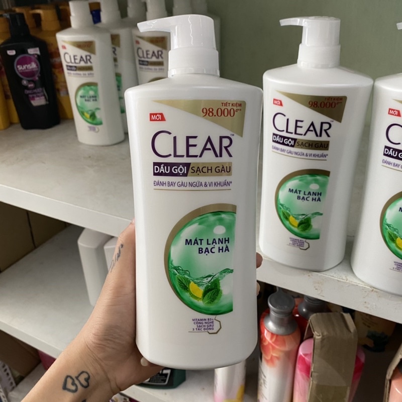 Dầu Gội Clear Mát Lạnh Bạc Hà &amp; Sạch Gầu 880g