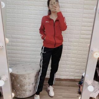 Bộ đồ thể thao 4 màu