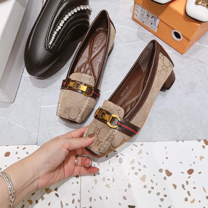 Giày Moka khoá chuông mới xịn xò 2p Hàng chuẩn cao cấp Full box