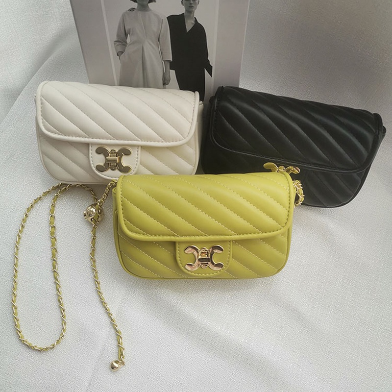 Túi đeo chéo IELGY phối dây xích phong cách đường phố cho nữ khi đi du lịch