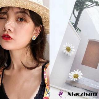 Đôi Bông Tai Hình Hoa Cúc Xinh Xắn Cho Nữ