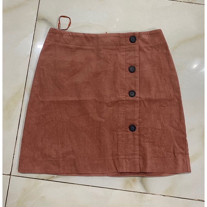 Chân Váy hiệu Oasis Nhung Gân Cam Đất 1 - 3615