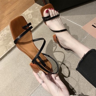 Giày sandal xỏ ngón gót vuông