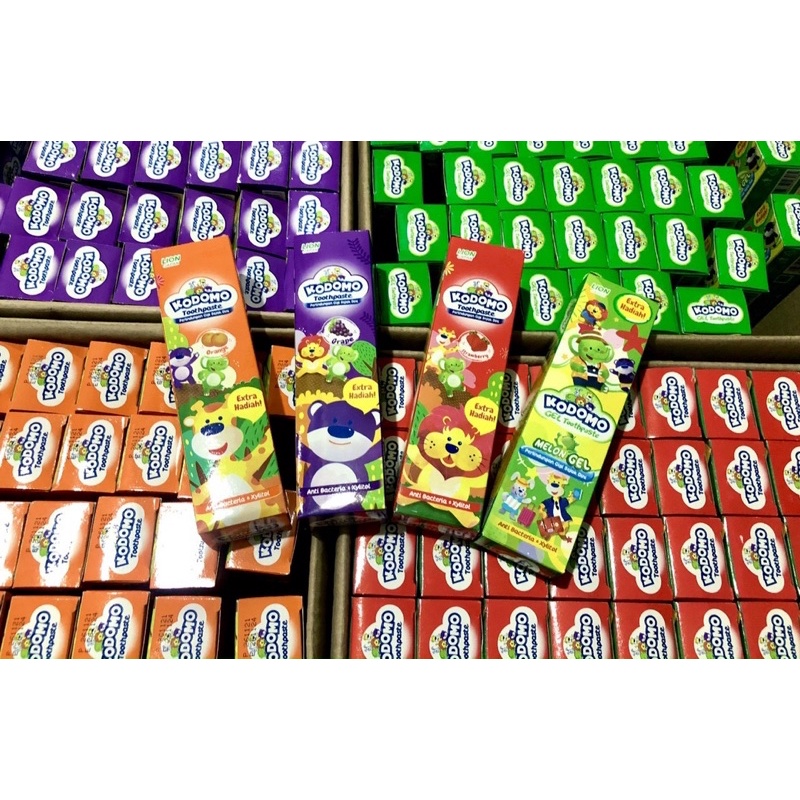 Kem đánh răng dành cho trẻ em Kodomo 45g 015227