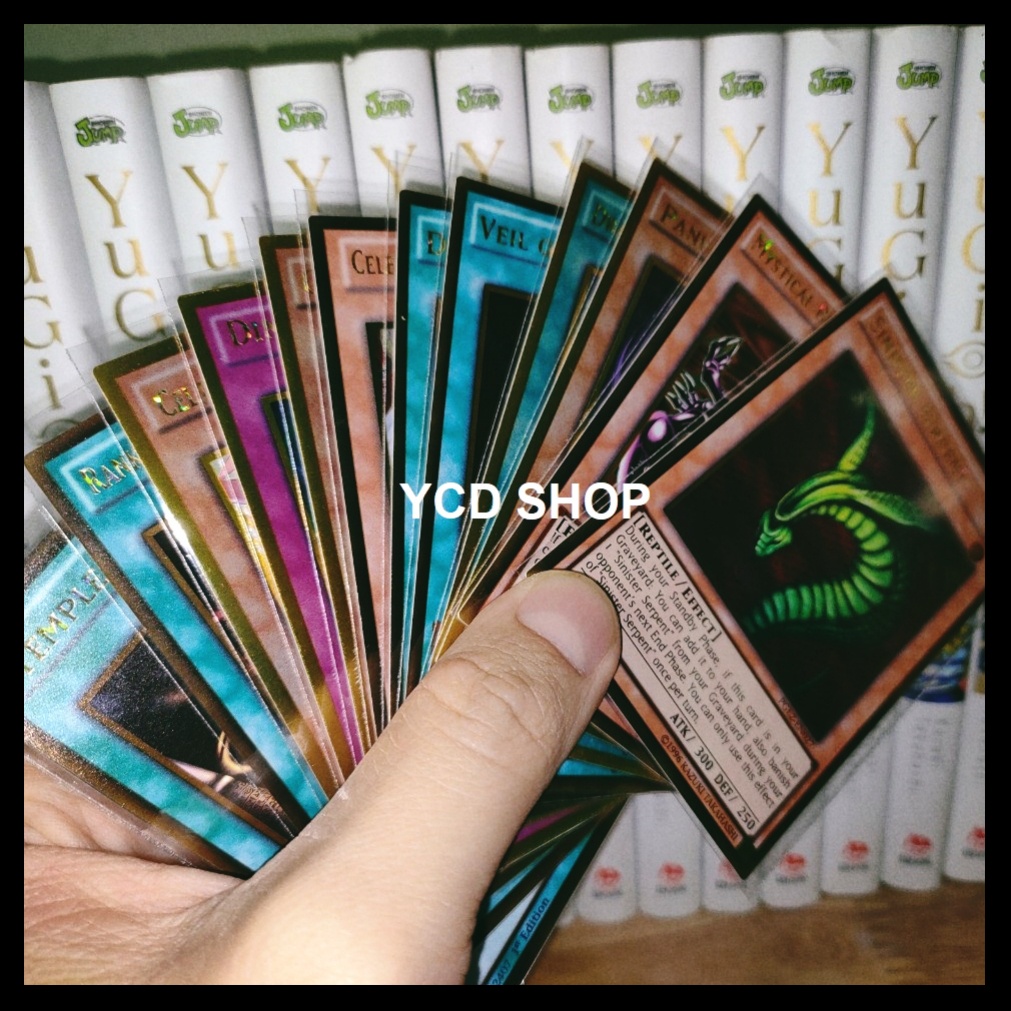 Thẻ bài yugioh chính hãng 1 card ngẫu nhiên Gold Rare  hay Gold Secret Rare (kèm sleeve bọc )