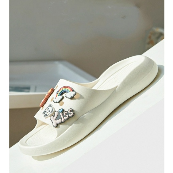 Dép nữ quai ngang đính gấu KiSS Cute chất liệu cao su xốp siêu êm DP17