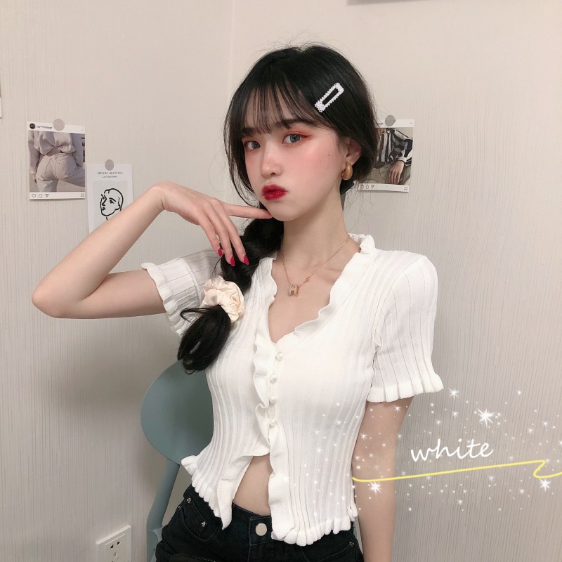 [ Mã 12FASHIONSALE1 giảm 10K đơn 50K ] Áo Croptop Ngắn Tay Cổ Chữ V Phối Ren Họa Tiết Kẻ Sọc Nữ Tính