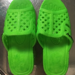 Dép nhựa tổ ong cho bé