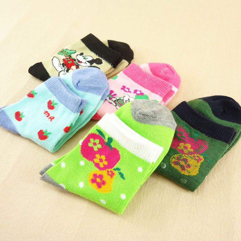 Đôi tất siêu đáng yêu dành cho bé 1-5 tuổi màu ngẫu nhiên