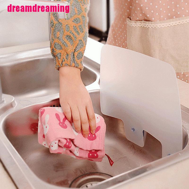 Tấm Lót Nhựa Chống Văng Nước Tiện Lợi