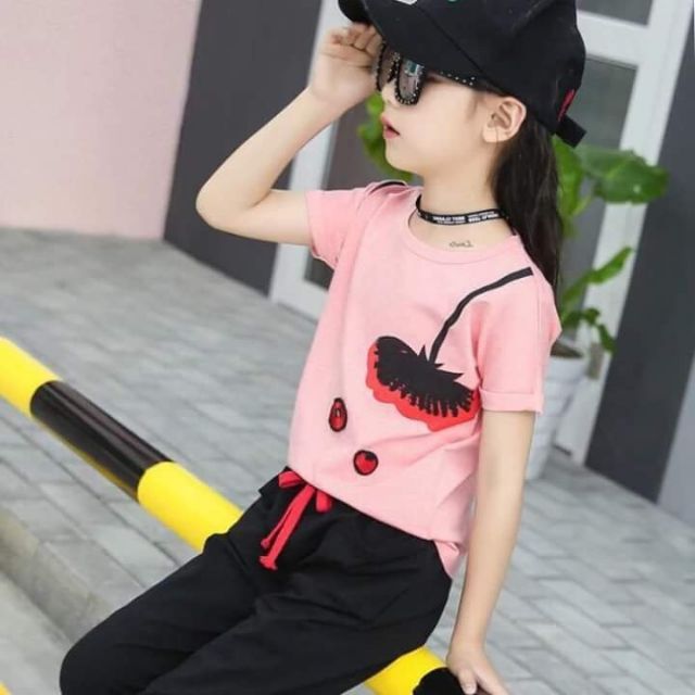 Combo 4 bộ bé gái 20- 30 kg