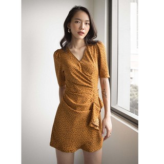 Đầm vàng chấm bi cổ V bèo vạt EDINI - D1292
