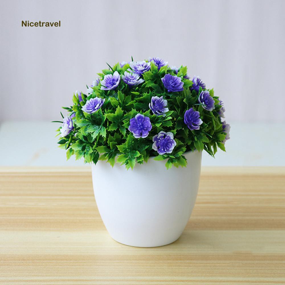 Chậu hoa nhân tạo trang trí không gian sống động