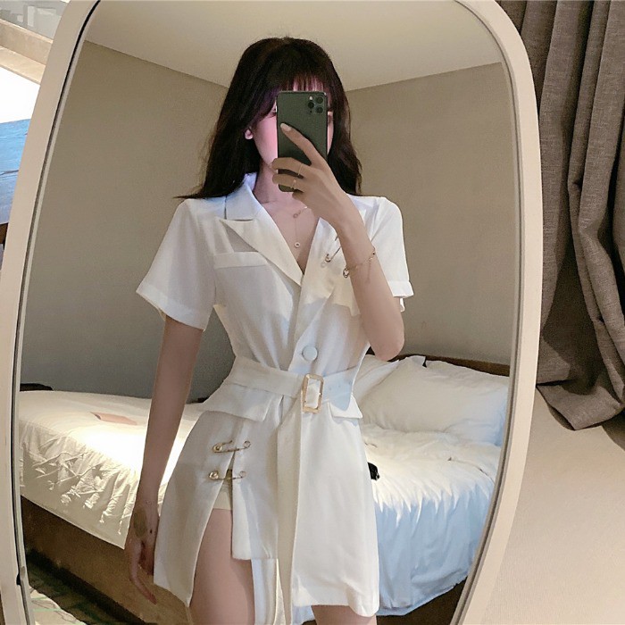 (Hàng có sẵn) Đầm cổ vest khóa ngang đính ghim cá tính | BigBuy360 - bigbuy360.vn