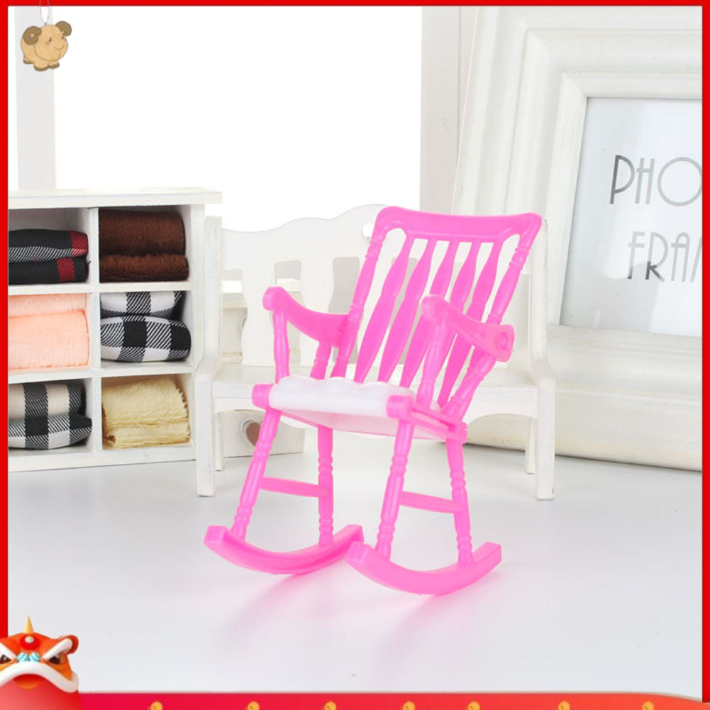 Ghế bập bênh mini bằng nhựa dễ thương dùng để trang trí cho nhà búp bê