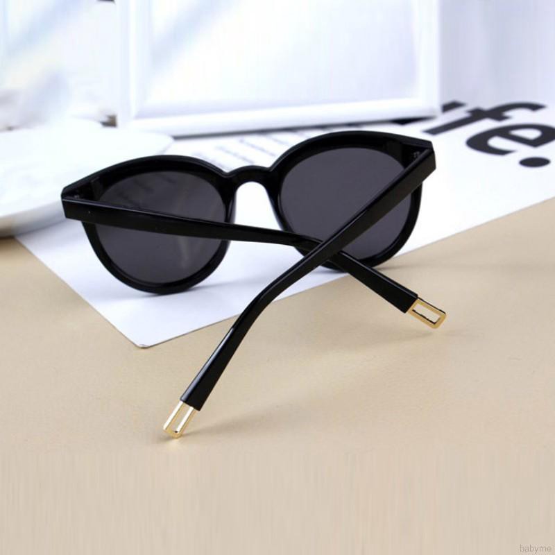 Kính mát chống tia UV kiểu dáng thời trang dành cho các bé