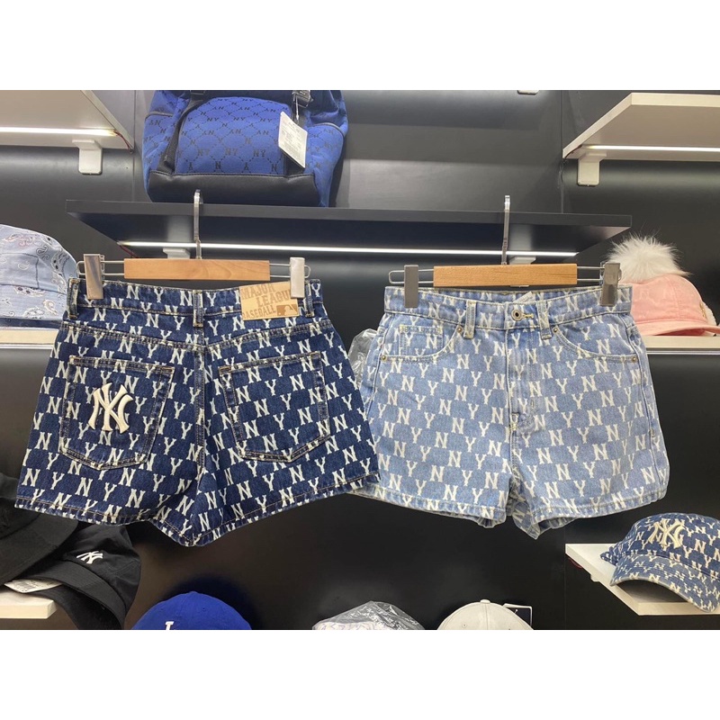 Quần đùi monogram MLB