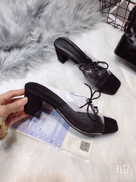 Guốc mica buộc dây