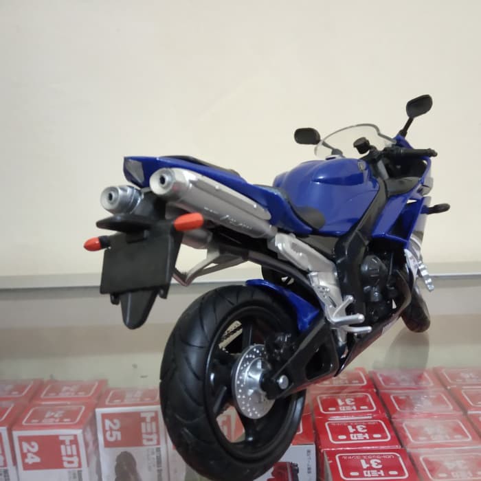 Mô Hình Xe Mô Tô Yamaha Yzf-r1 12 Giá Rẻ Nhất