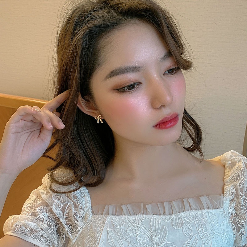 Bông Tai Hình Nơ Đính Kim Cương Giả Toàn Diện Tinh Tế