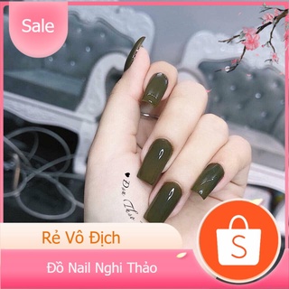 Sơn móng tay màu xanh rêu cực đẹp & sang chảnh sáng da cho mọi cô gái