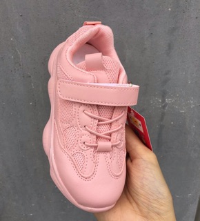 Sneaker siêu hot