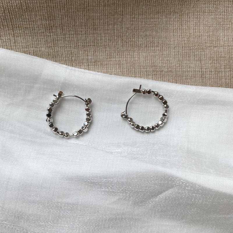 Bông tai bi vuông chân kim bạc